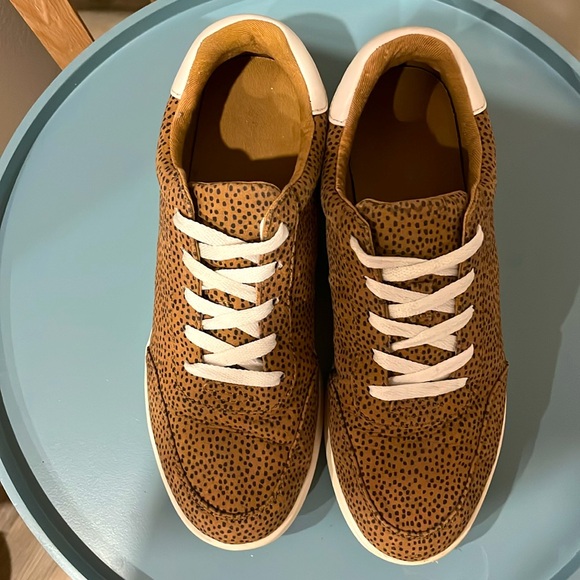 Old Navy - Picture 2 of 5